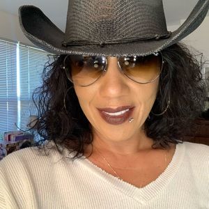 Meet your Posher, Sonia